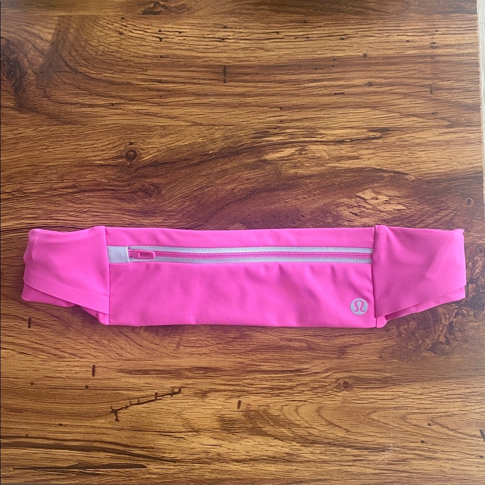 Lululemon Fast and Free Running Belt in Pink